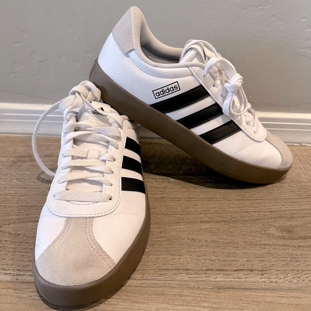 Adidas VL court 3.0 sneakers. Women’s 7.5.